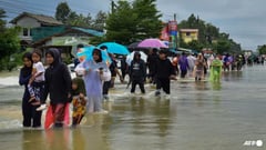 Six dead, tens of thousands hit by southern Thailand flooding
