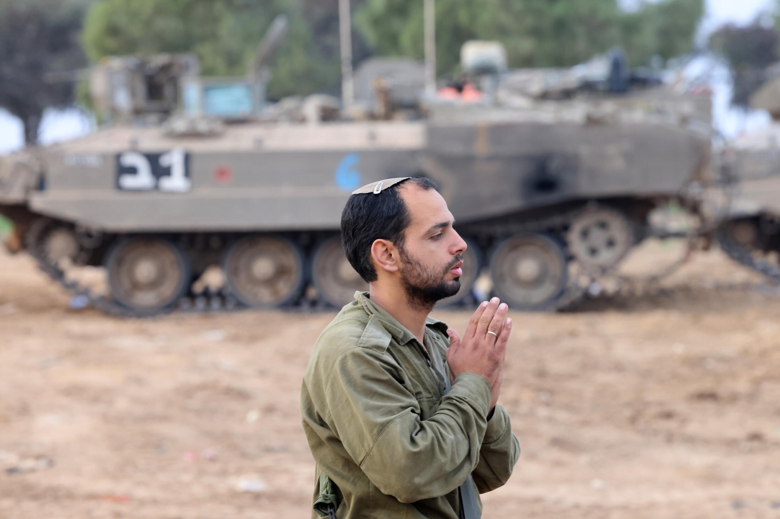 Two Israeli soldiers wounded, hostage slain in failed rescue