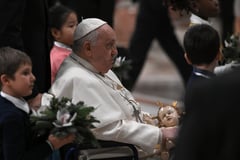 Pope Francis sets somber Christmas festivities