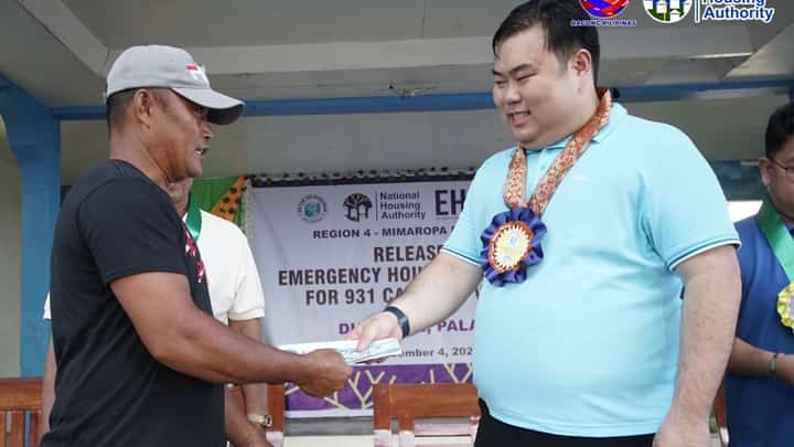 NHA distributes P30-M cash aid in Palawan