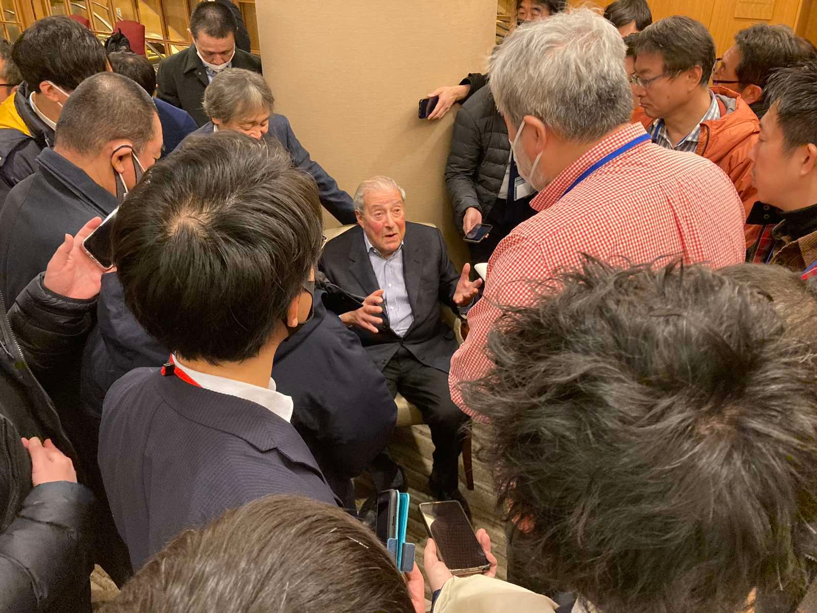 Arum, 92, attends Inoue-Tapales clash