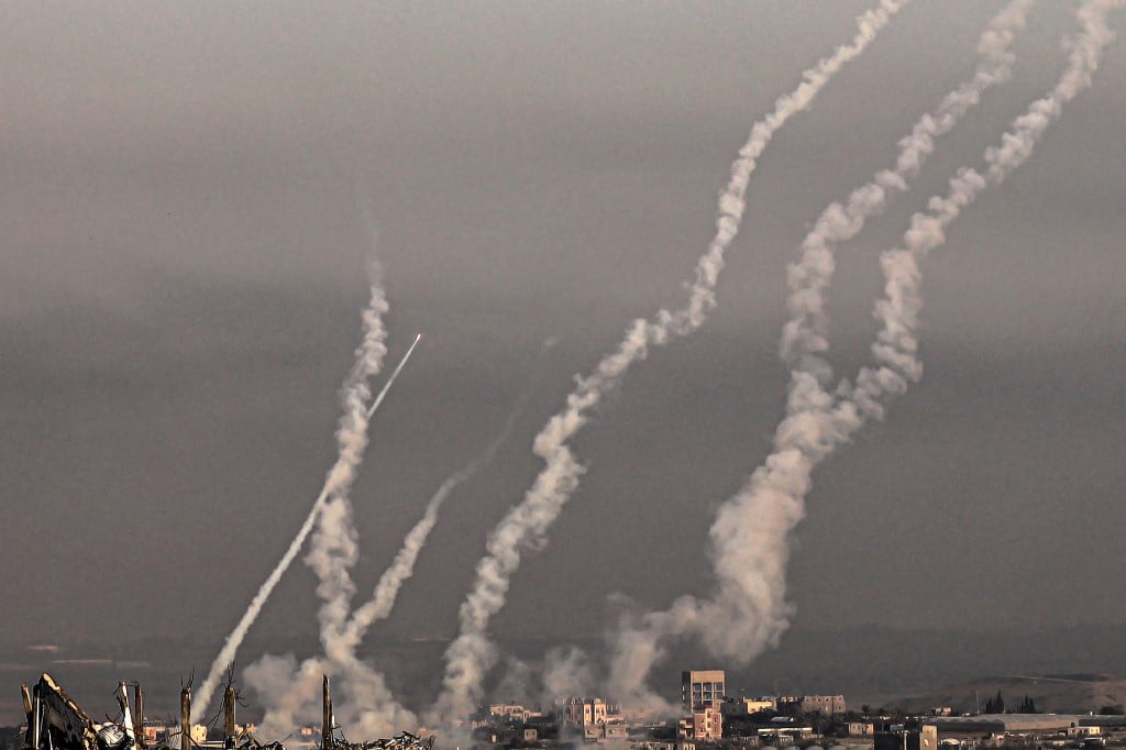 Israel rings in New Year under barrage of rockets from Gaza