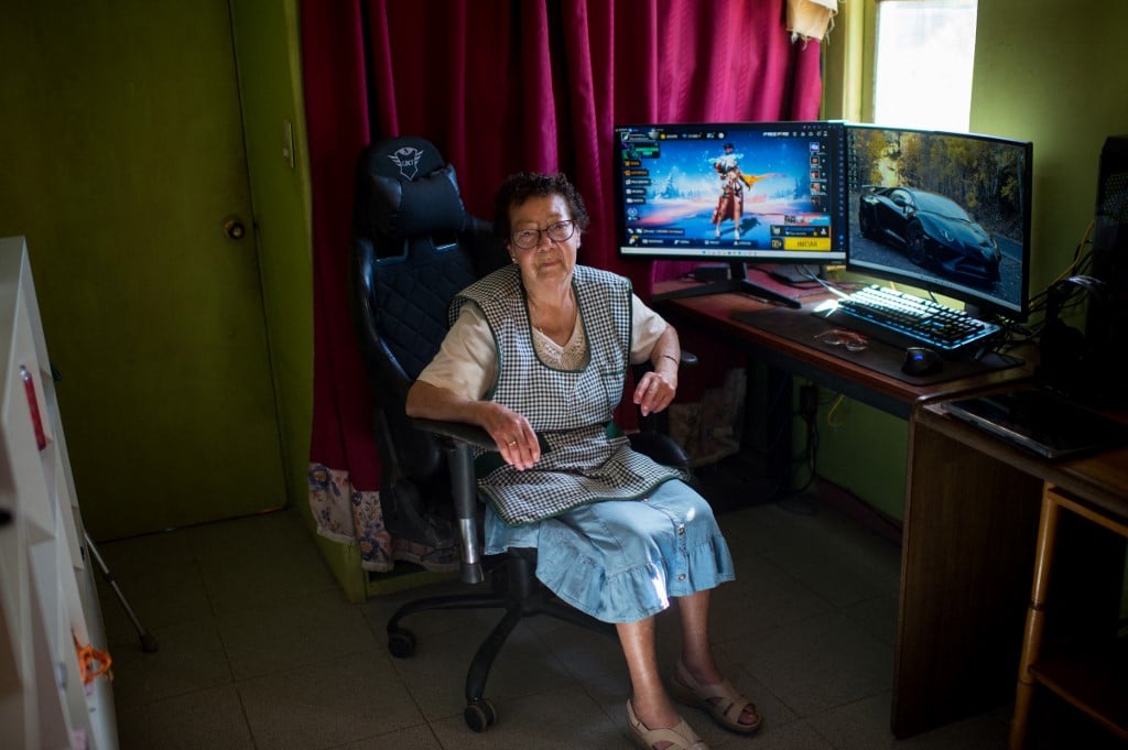 ‘I’ll keep going:’ Chile granny finds solace, celebrity in online gaming
