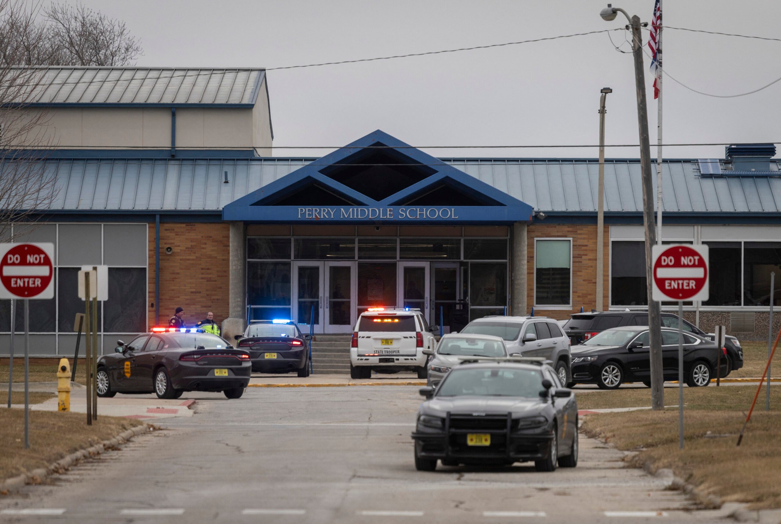Iowa school shooting kills student
