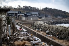 Death toll hits 98 in Japan quake