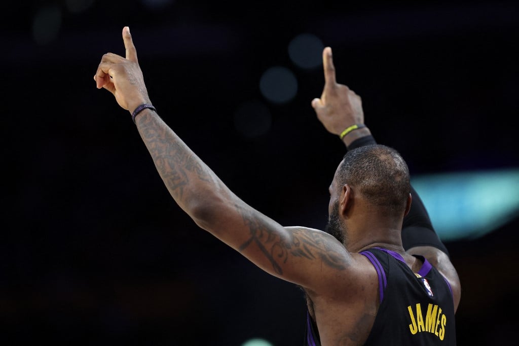 LeBron sets record with 20th career NBA All-Star Game spot