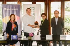 Ayala Land signs P15B 10-year loan with Metrobank