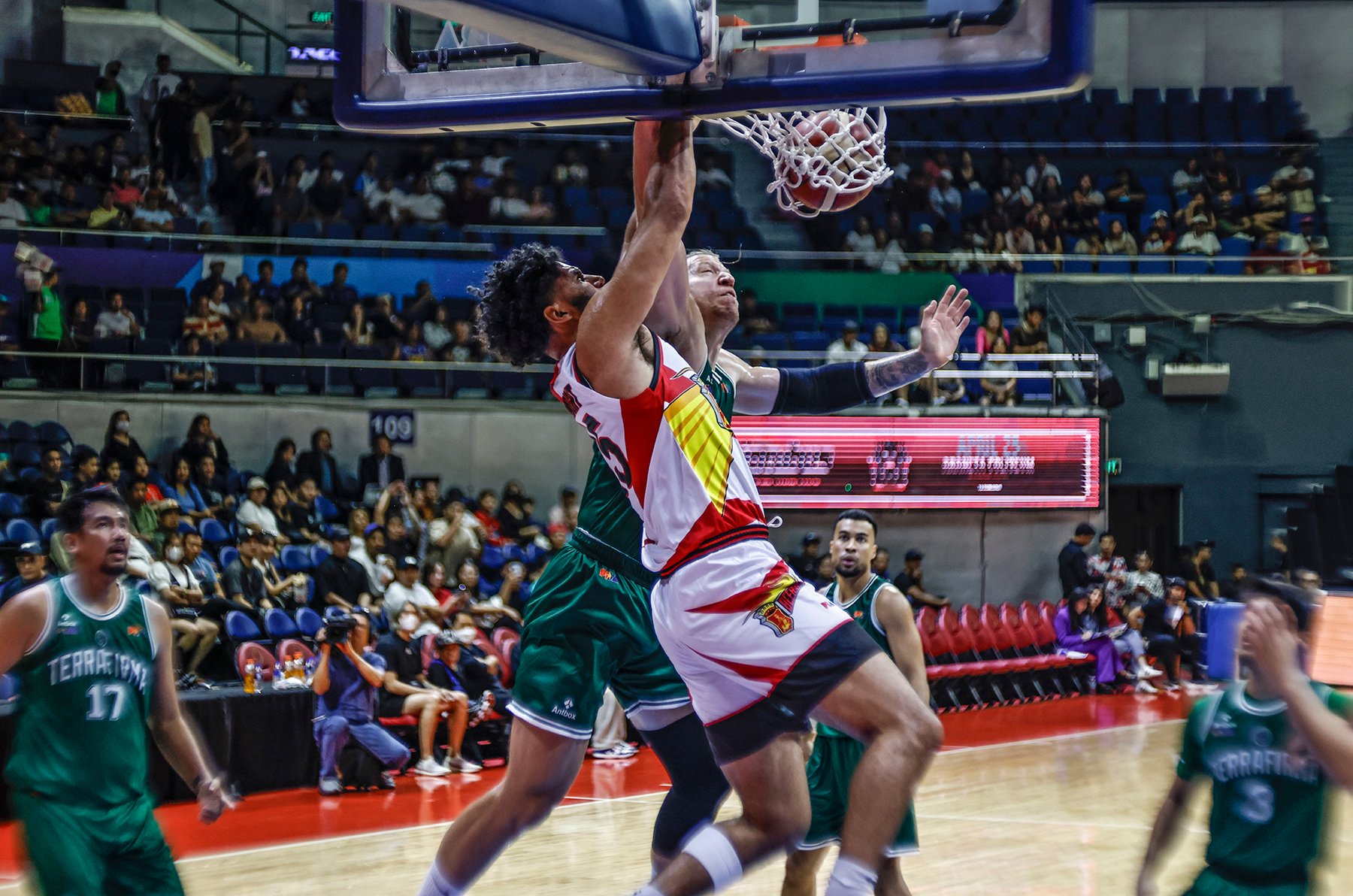 Bennie the bomber — Boatwright tows San Miguel to 132-110 win