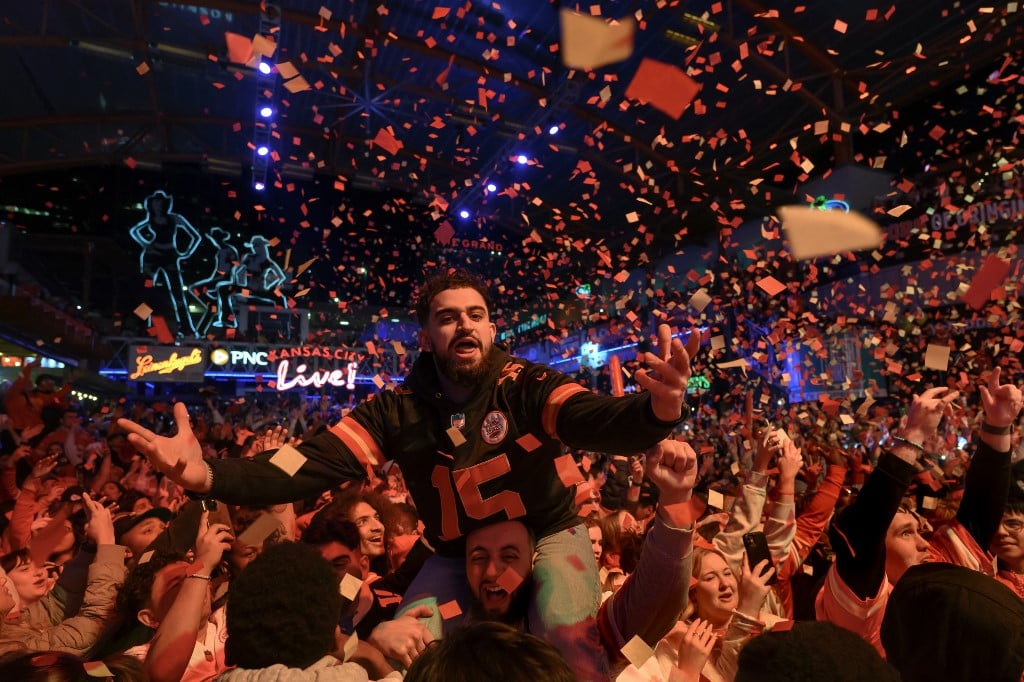 Super Bowl draws record 123 million US viewers