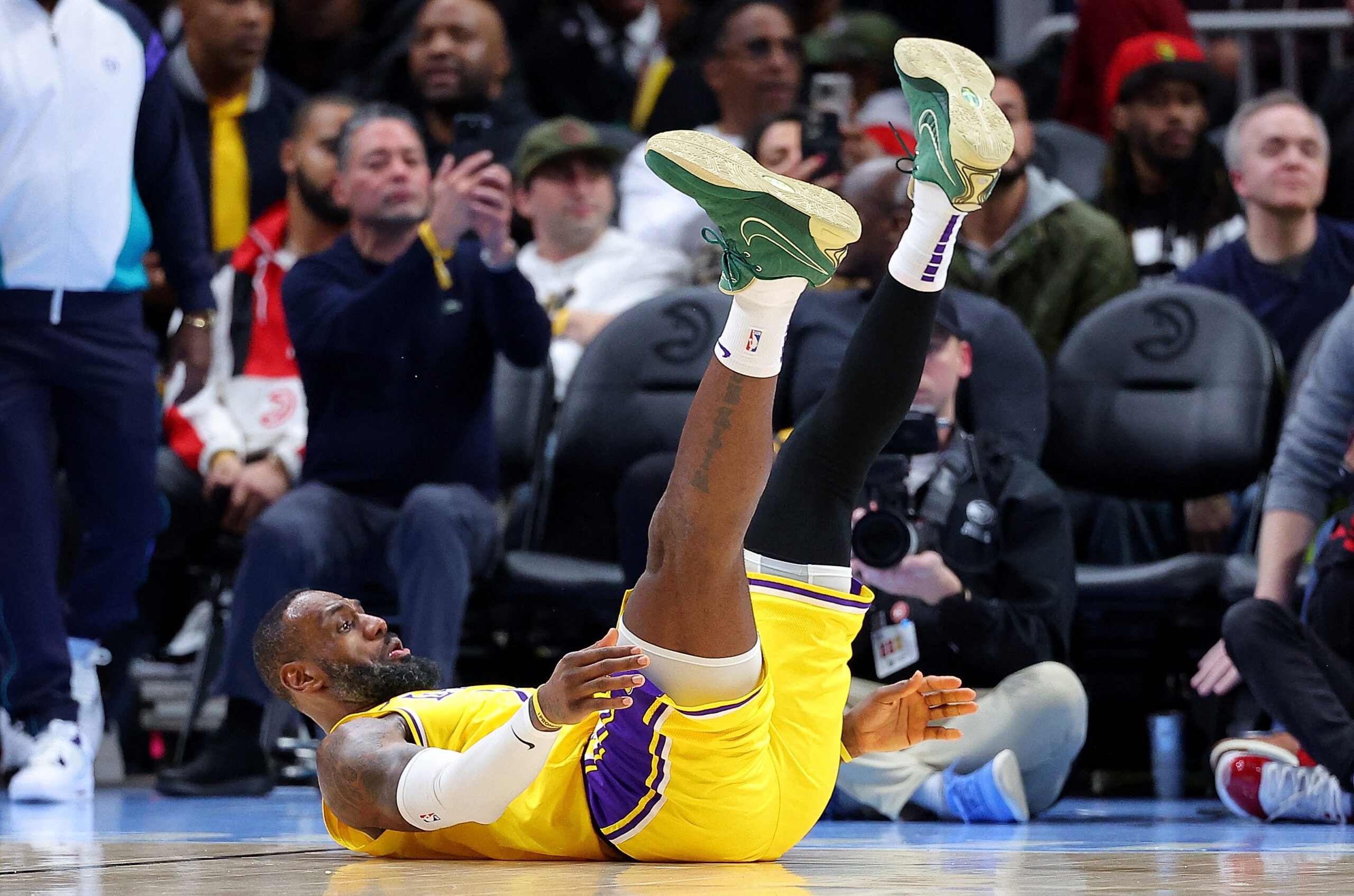 LeBron agent junks trade talks