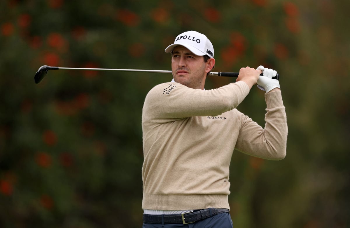 Cantlay holds two-stroke lead