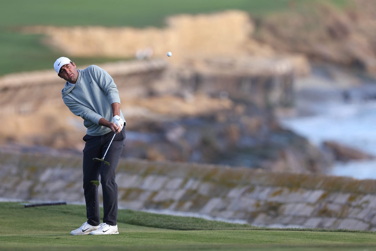 Scheffler shares early lead at Pebble Beach