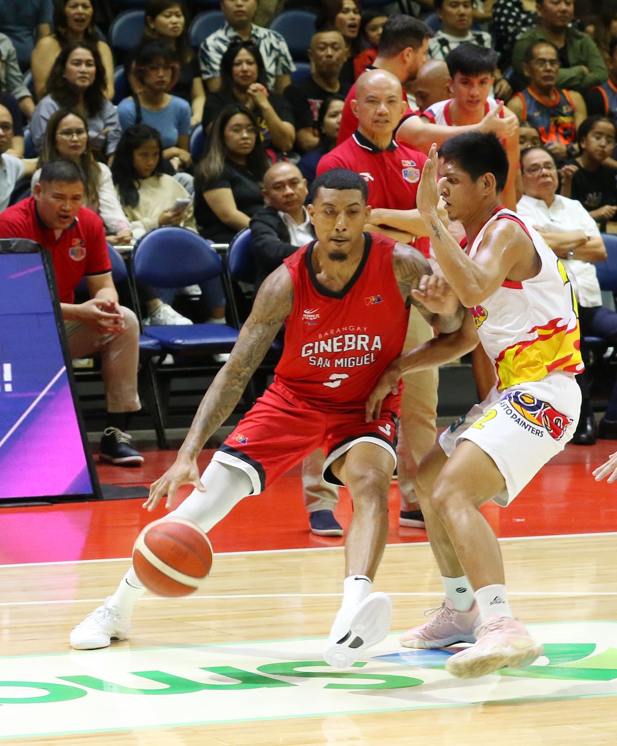 Malonzo punches in career-best 32 points as Ginebra starts strong