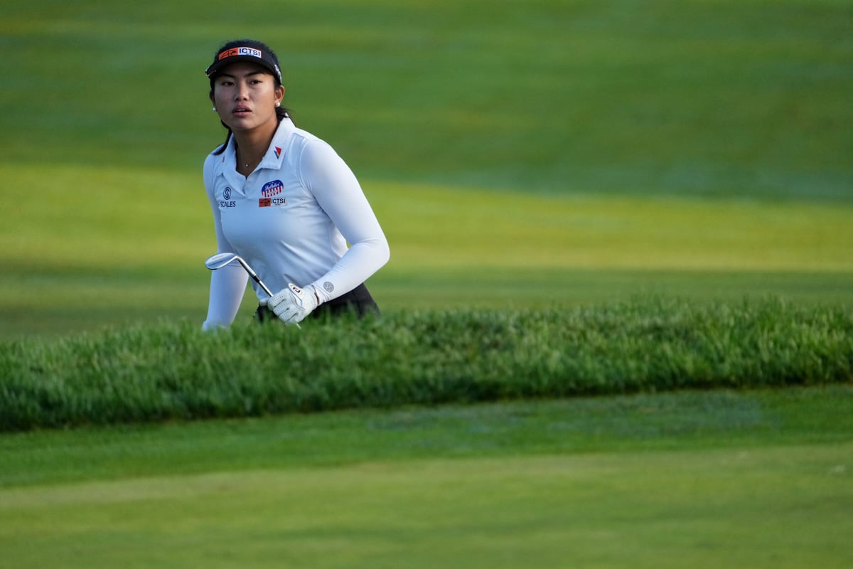 Birdie-less Bianca hits Singapore slump