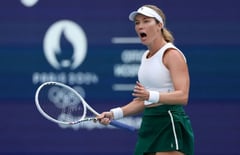 Collins stuns Rybakina, secures Miami crown