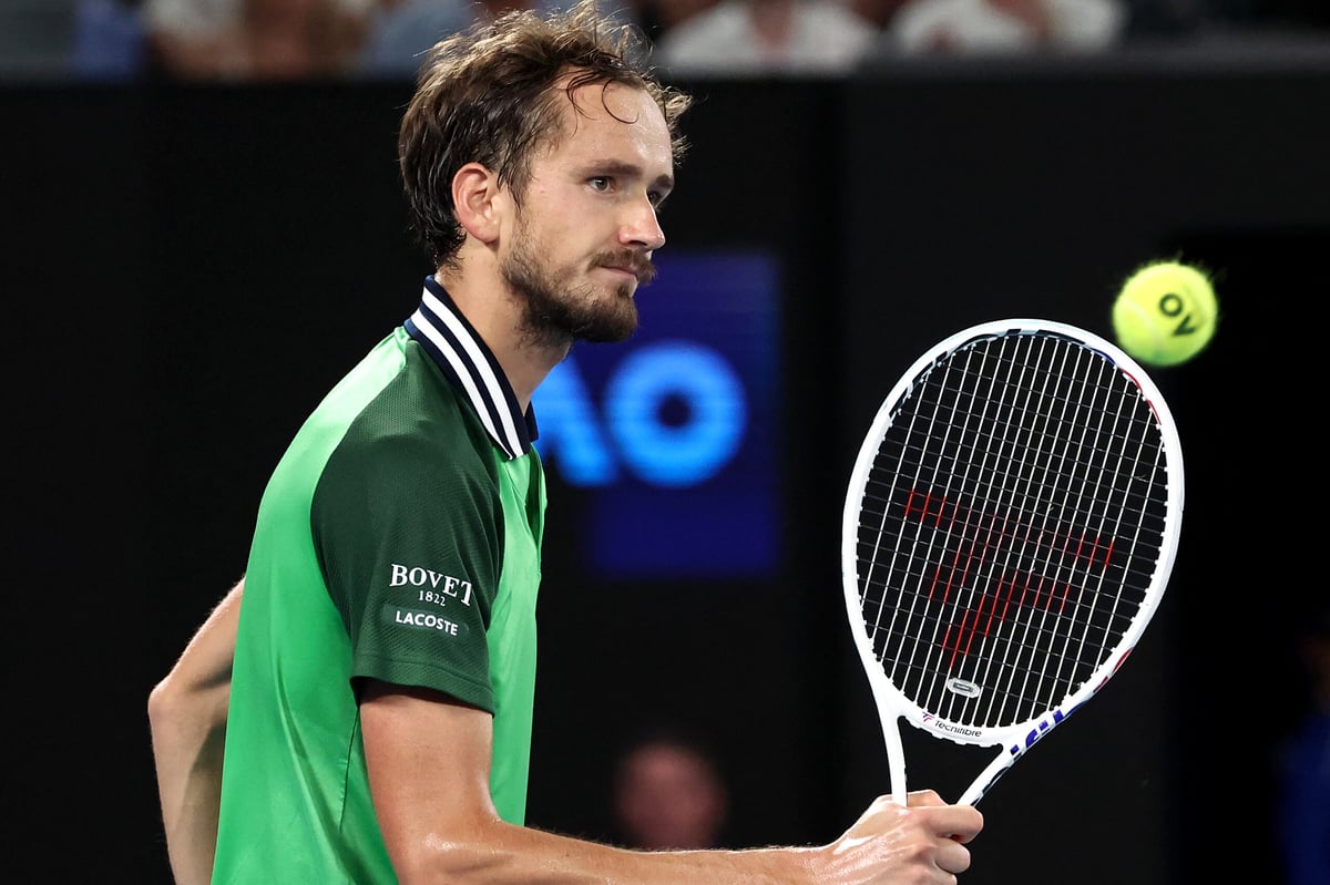 Medvedev cruises into Dubai semis