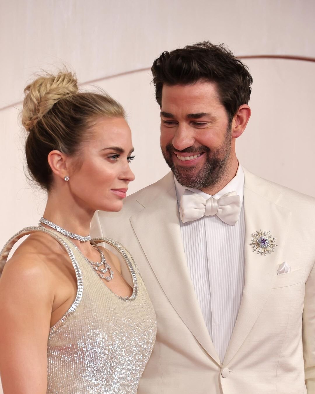 Blunt’s Schiaparelli dress steals show at Oscars, sparking mixed reactions