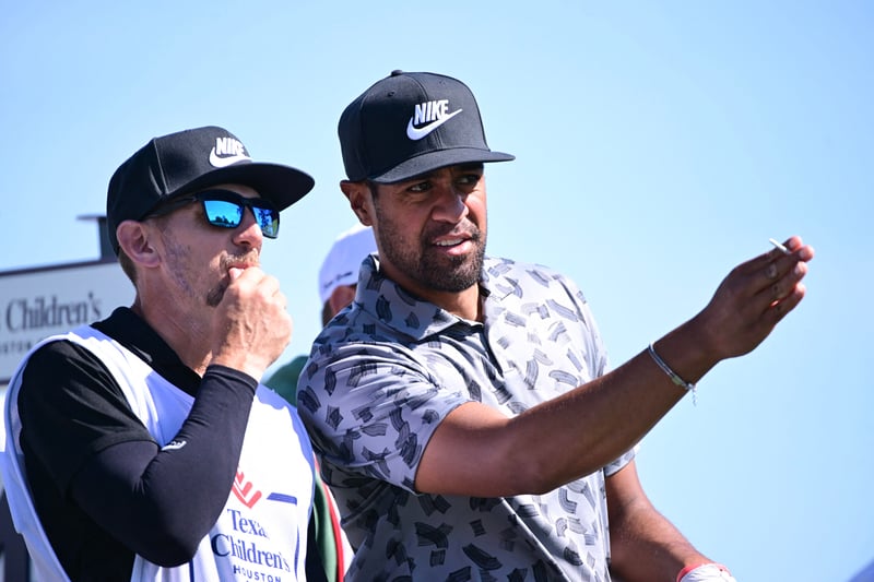 Finau snatches two-shot lead