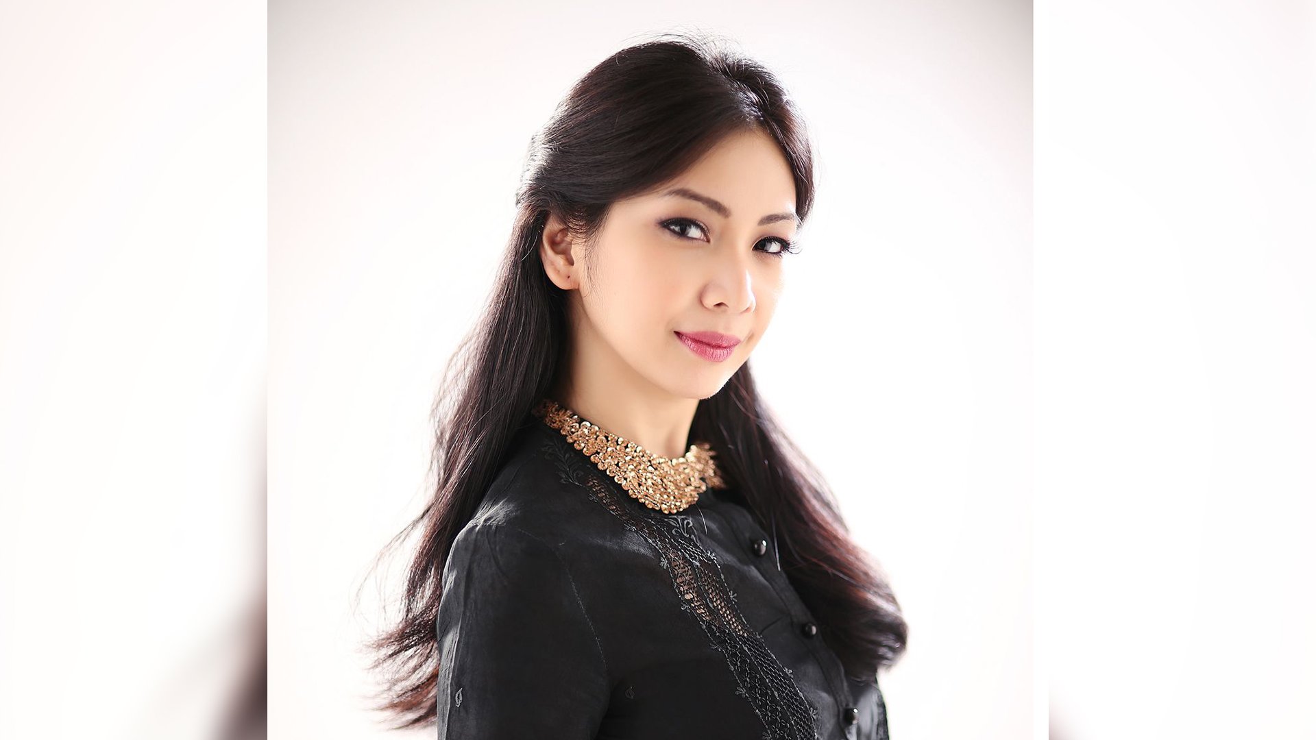 Beach wedding looks called ‘Harana’