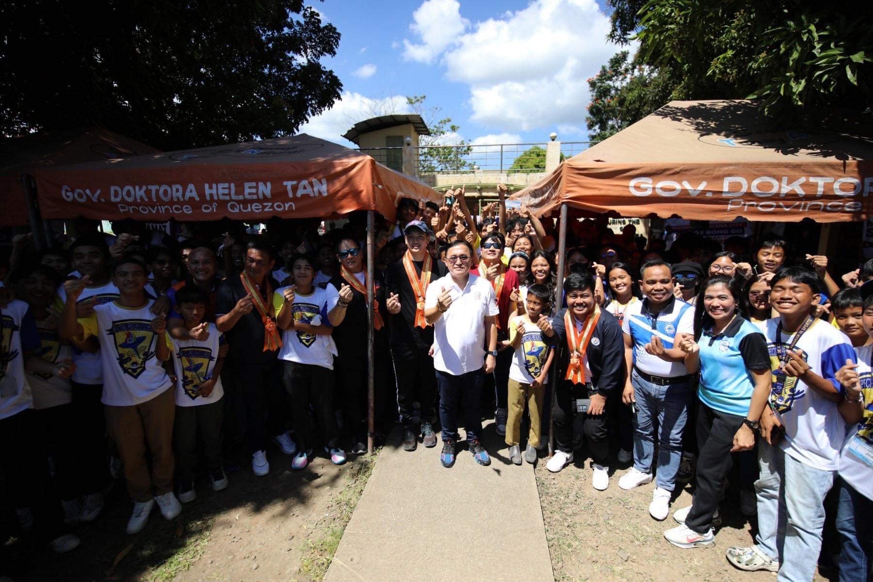 Quezon gives Go warm welcome