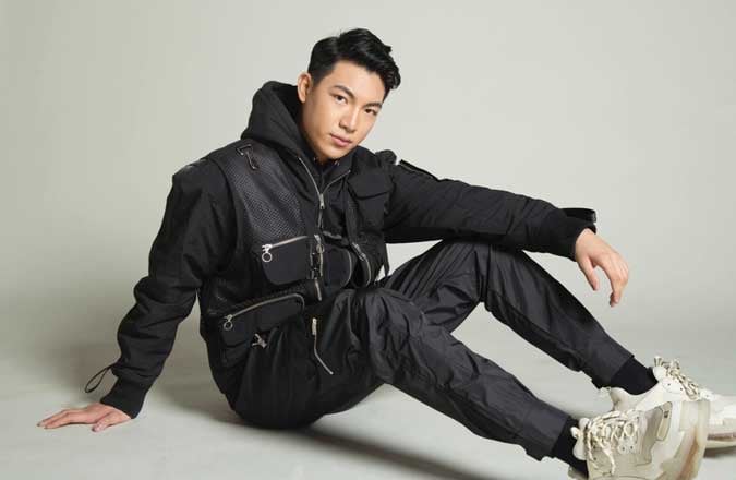 Darren takes over Araneta for his 10th anniversary concert ‘D10’