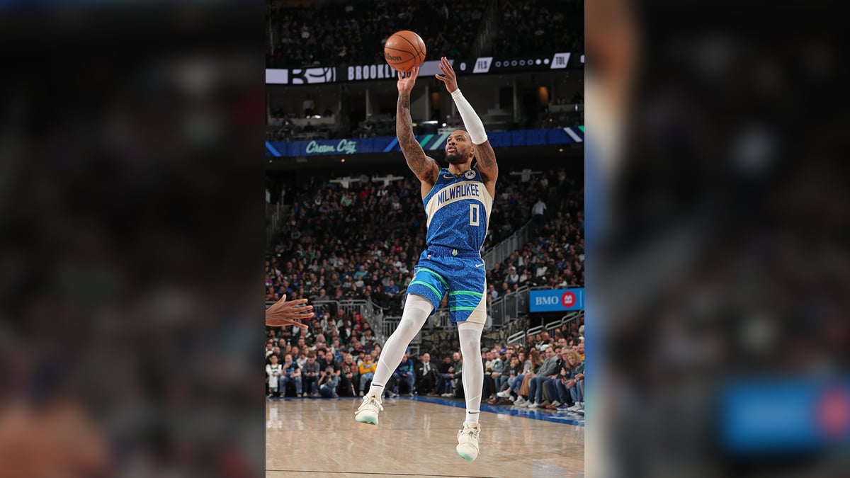 ‘Phenomenal’ Lillard powers Milwaukee