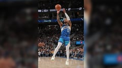 ‘Phenomenal’ Lillard powers Milwaukee