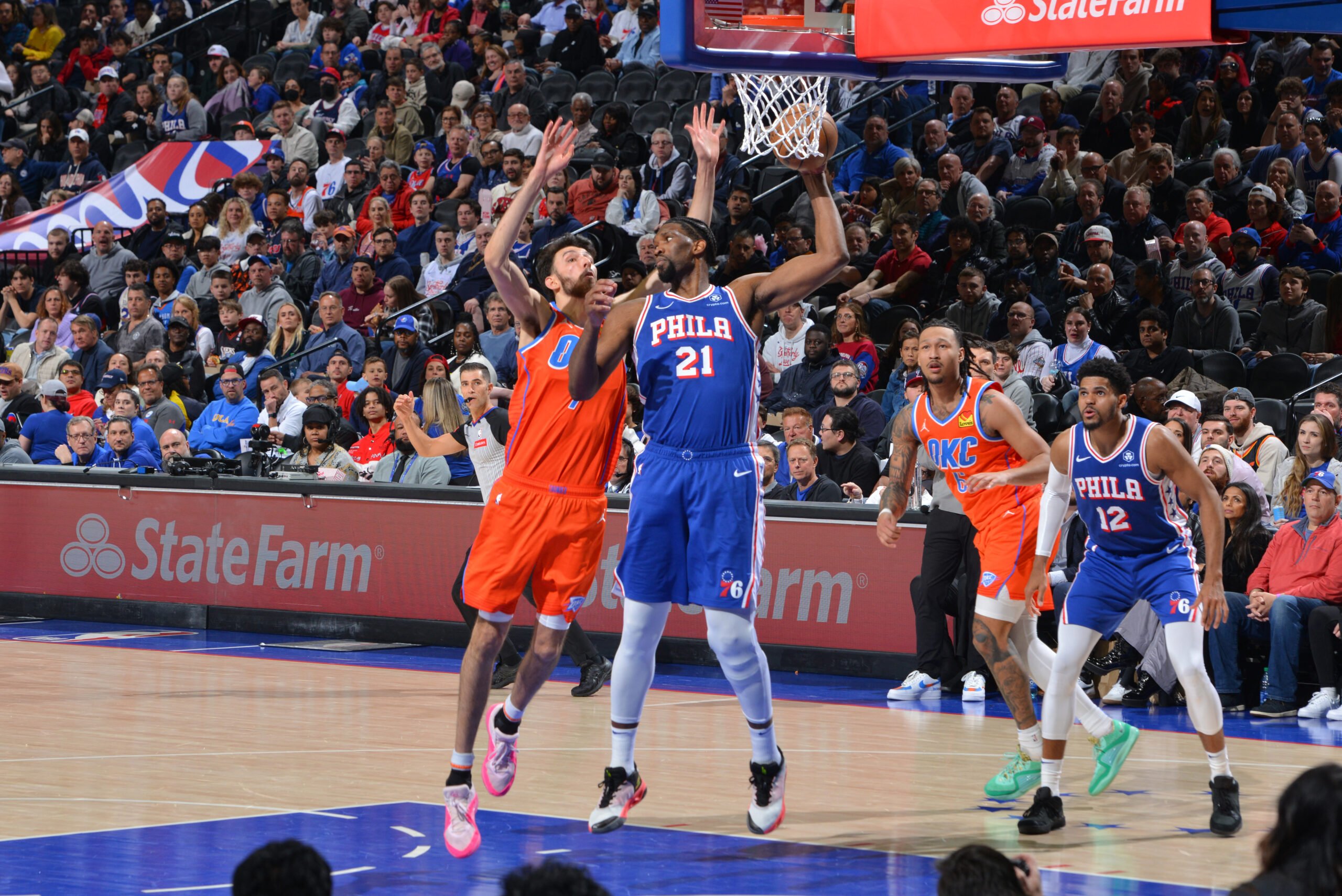Embiid returns, leads Sixers past Thunder
