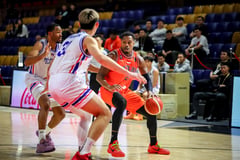 Brownlee shining  in Asian cagefest