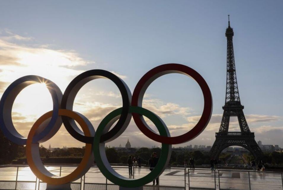 Eiffel Tower receiving Olympic makeover