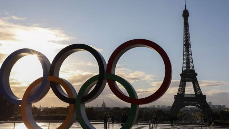 Eiffel Tower receiving Olympic makeover