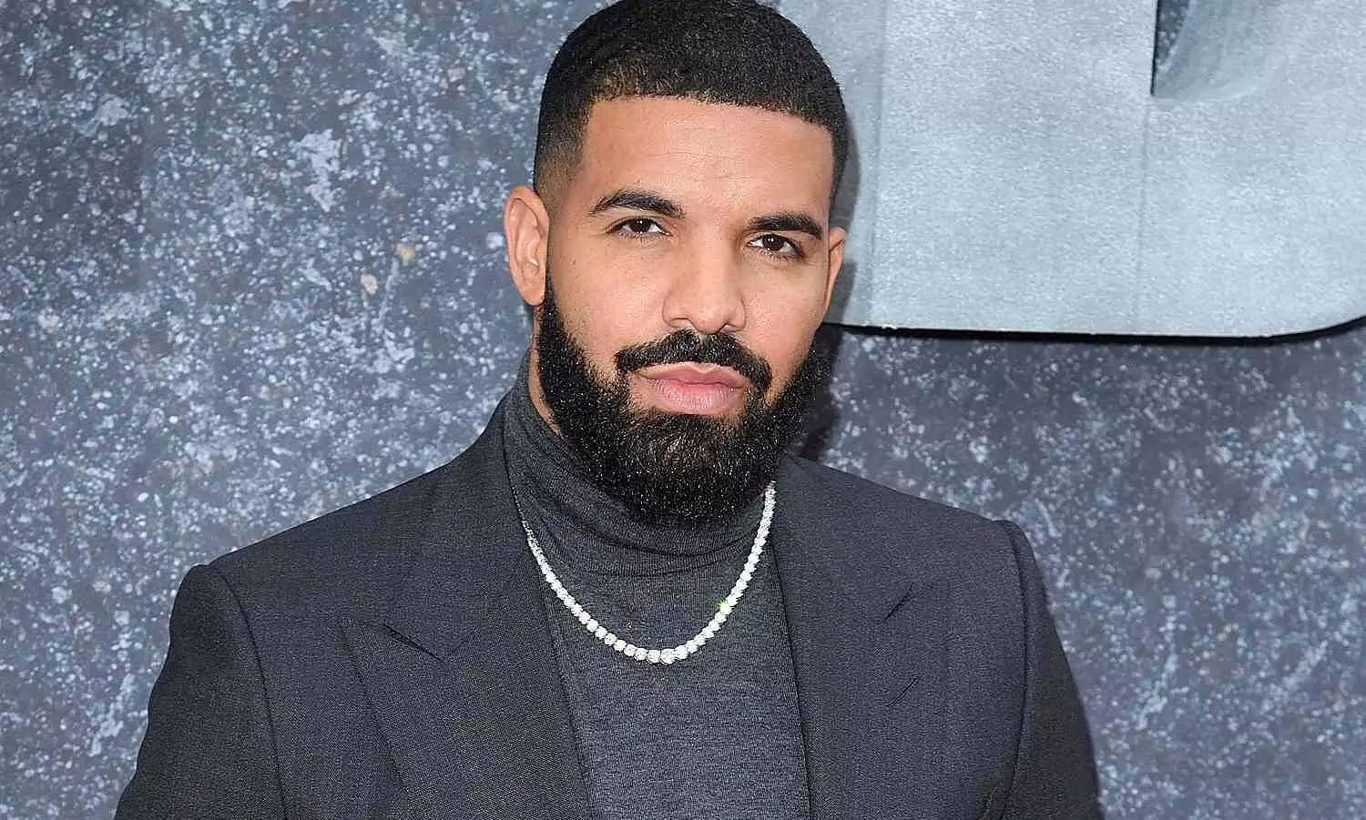 Canadian rapper-singer Drake gets custom necklace with 42 diamonds from  engagements he never did