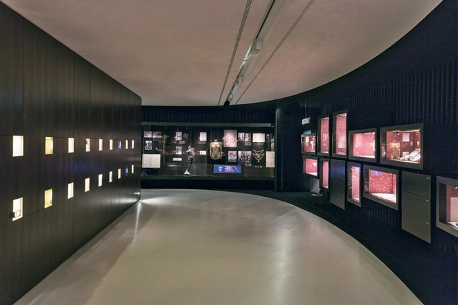 “Timeless”, a permanent exhibition on the history of crystal and Swarovski, at the store in Innsbruck.