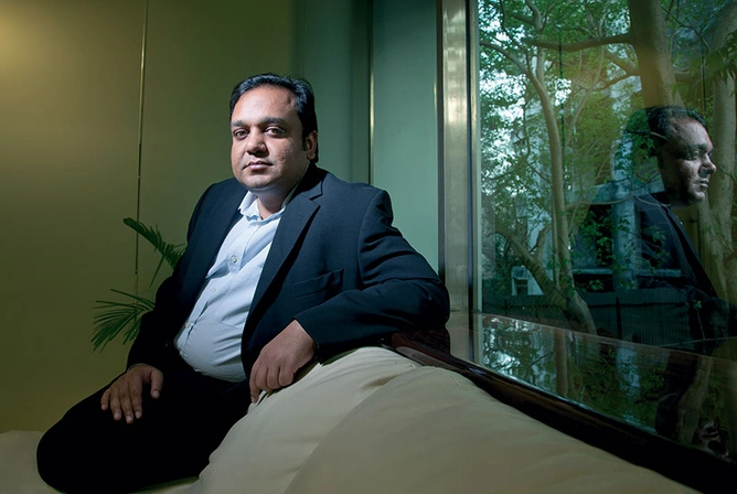 Punit Goenka, the managing director of Zee, is keeping the show going at home as father Chandra looks for new opportunity abroad.