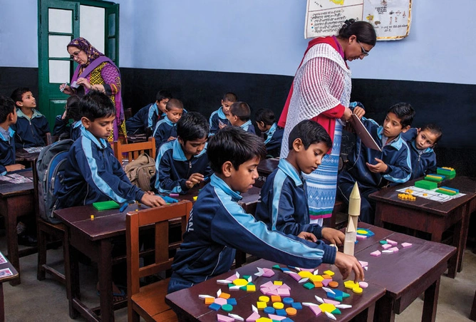 A Sampark Smart Class in Nainital.