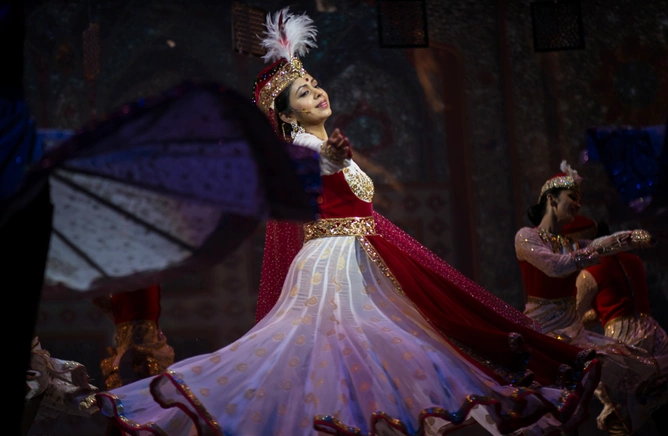 Actress Neha Sargam as Anarkali in Mughal-e-Azam, the musical. Photo courtesy: Team <i>Mughal-e-Azam</i>