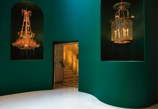 Part of the Exposition Hubert de Givenchy
Collector – at the Christie’s auction in Paris.