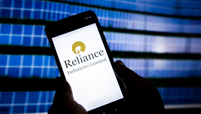 Four back-to-back deals signal RIL aggression in renewables - Vimarsana News