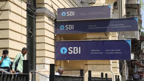 SBI ના ચોખ્ખા નફામાં 84 ટકાનો વધારો, શું તમે શેર ખરીદવા માટે તૈયાર છો? 2 SBI shares dip 2% as Q3 profit misses estimates | Fortune India