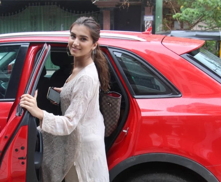 Celebrity Spotting: Malaika Arora, Mira Kapoor, Tara Sutaria