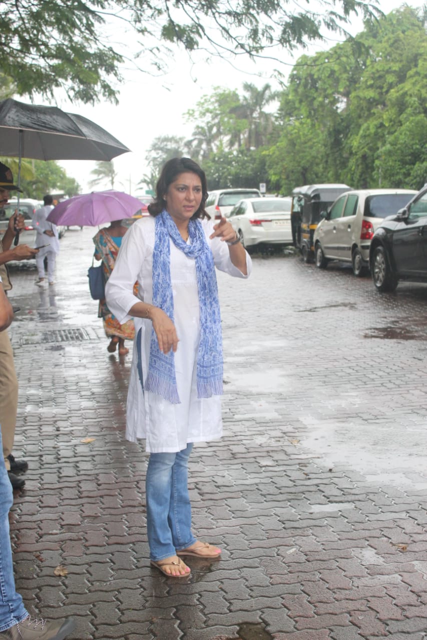 Malaika Arora, Suniel Shetty and other celebs visit Kehkasshan Patel, after husband Areef’s sudden death