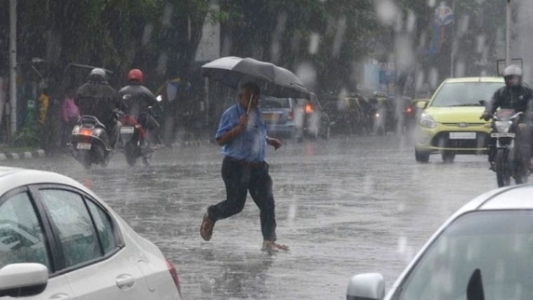 Mumbai weather update: City and neighbouring areas receive light rain; IMD predicts drizzle for next 24 hours - Vimarsana News