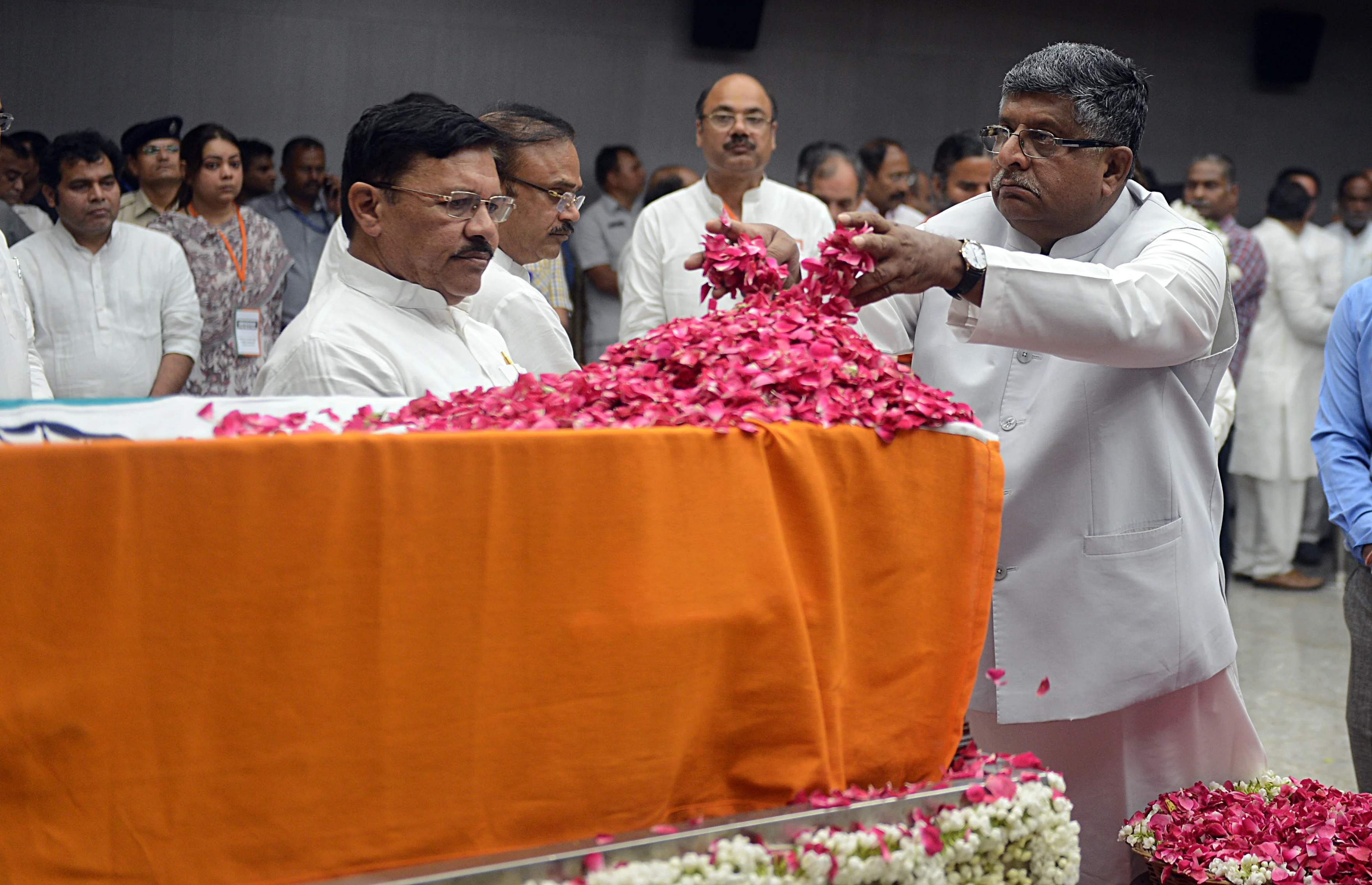 Union Law Minister Ravi Shankar Prasad pays floral tributes during the last respects of former Finance Minister Arun Jaitley at BJP headquarters in New Delhi