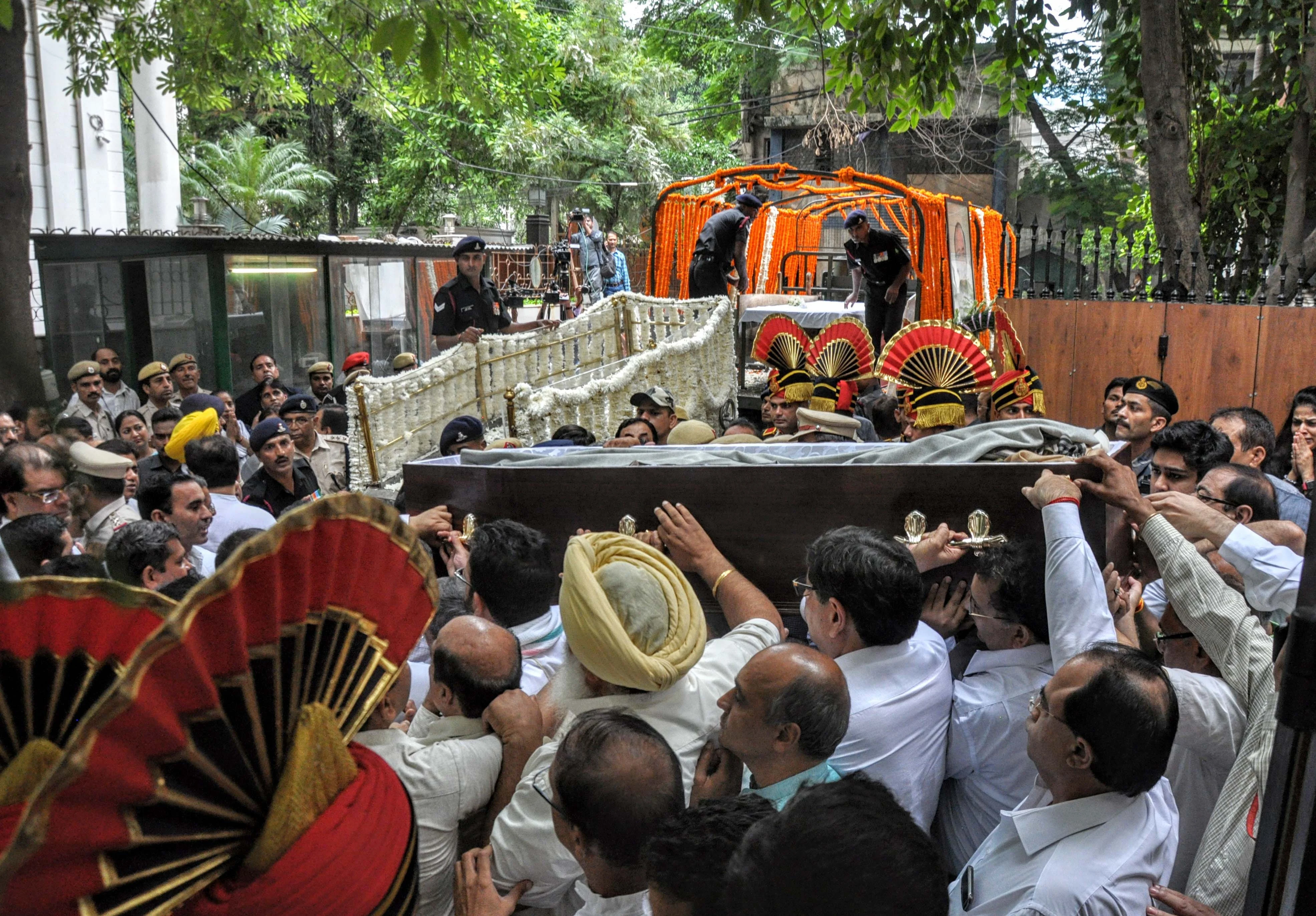 Mortal remains of the Former Finance Minister Arun Jaitley being taken to BJP headquarters from his residence in New Delhi
