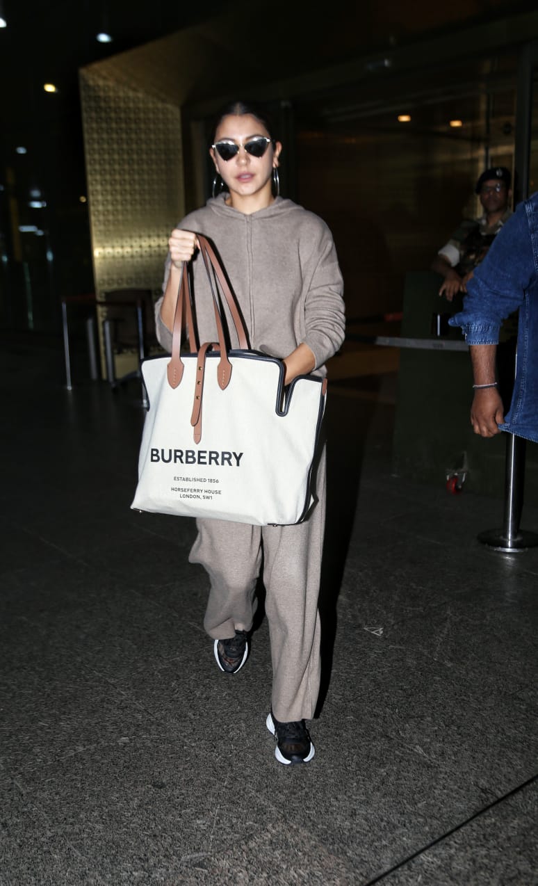 Anushka Sharma's giant Burberry tote costs a whopping Rs 92,000!