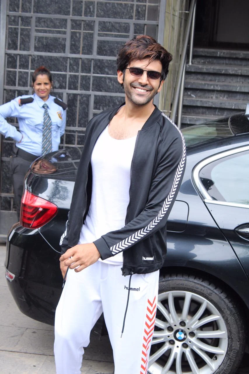 Sara Ali Khan’s rumoured love interest Kartik Aaryan was spotted at gym today morning.