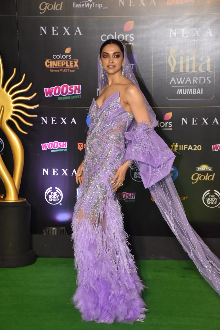 Deepika Padukone’s Rs 7 Lakh outfit for IIFA 2019 leaves Ranveer Singh swooned