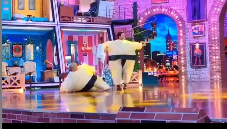 Rajkummar Rao Dances To Ami Je Tomar Dressed As A Sumo Wrestler - 