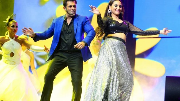 Dabangg Reloaded Tour: Salman, Katrina, Jacqueline, Sonakshi enthrall fans in Dubai