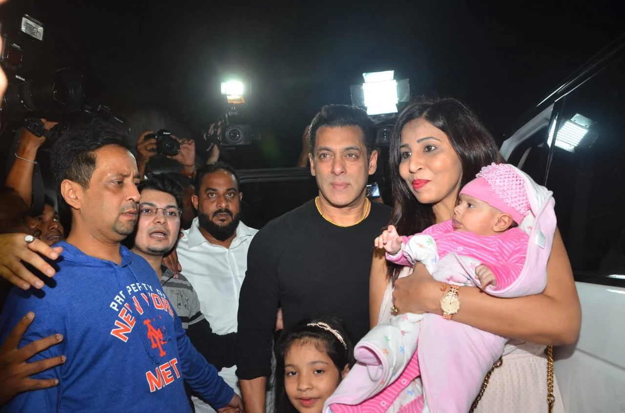 Bhai’s Paternal Instinct: Salman Khan obliges for ‘super mom’ struggling with her baby to get a picture